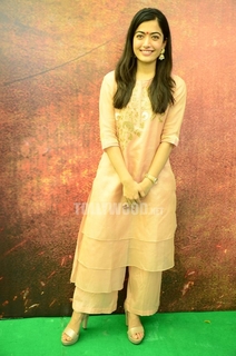Rashmika Mandanna feet photo thumbnail