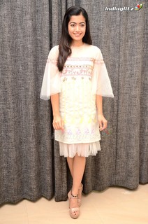 Rashmika Mandanna feet photo thumbnail