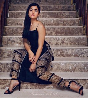 Rashmika Mandanna feet photo thumbnail