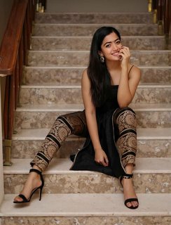 Rashmika Mandanna feet photo thumbnail