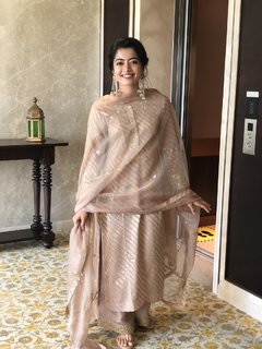 Rashmika Mandanna feet photo thumbnail