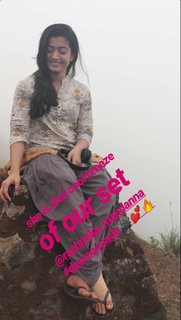 Rashmika Mandanna feet photo thumbnail