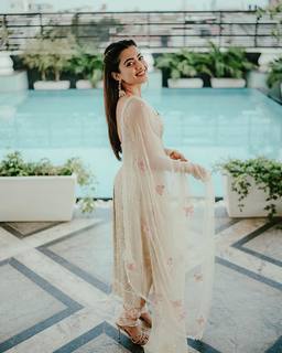 Rashmika Mandanna feet photo thumbnail