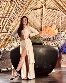 Rashmika Mandanna feet photo thumbnail