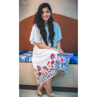 Rashmika Mandanna feet photo thumbnail