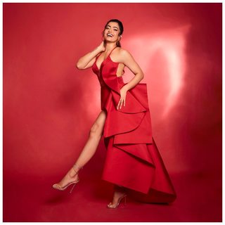 Rashmika Mandanna feet photo thumbnail