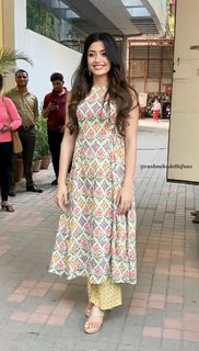 Rashmika Mandanna feet photo thumbnail