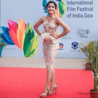 Rashmika Mandanna feet photo thumbnail
