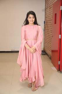 Rashmika Mandanna feet photo thumbnail