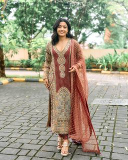 Rashmika Mandanna feet photo thumbnail