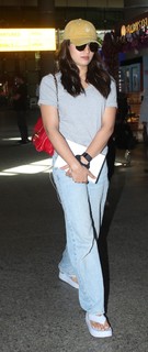Rashmika Mandanna feet photo thumbnail