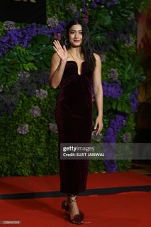 Rashmika Mandanna feet photo thumbnail