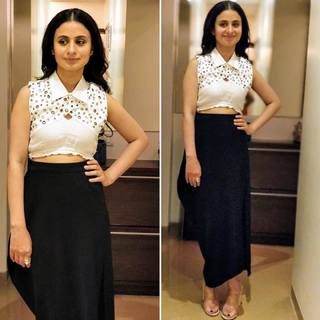 Rasika Dugal feet photo 13