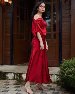 Rasika Dugal feet photo 7