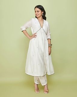 Rasika Dugal feet photo 13