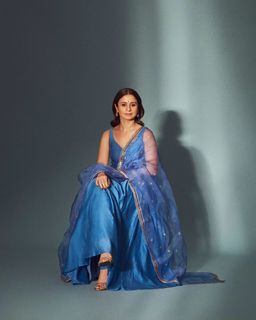 Rasika Dugal feet photo 6
