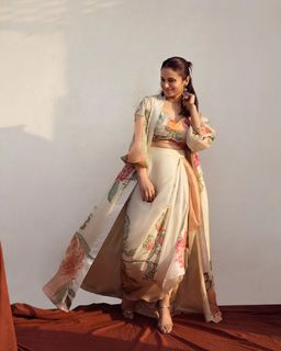 Rasika Dugal feet photo 5