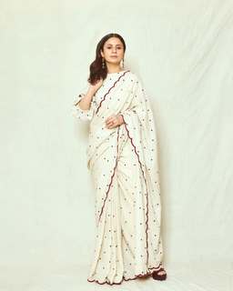Rasika Dugal feet photo 7