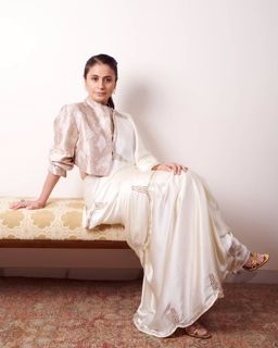 Rasika Dugal feet photo 4