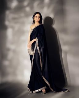 Rasika Dugal feet photo 7