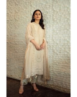 Rasika Dugal feet photo 20