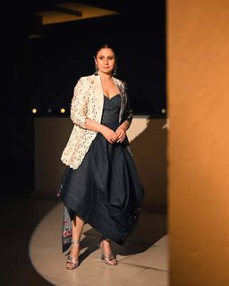 Rasika Dugal feet photo 9