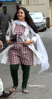 Rati Agnihotri feet photo 6