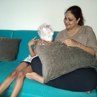 Rati Agnihotri feet photo 1