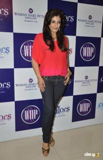 Raveena Tandon feet photo thumbnail