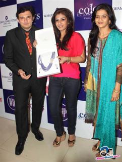 Raveena Tandon feet photo thumbnail