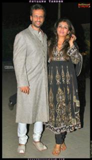 Raveena Tandon feet photo thumbnail