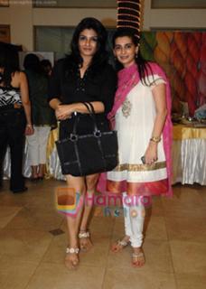 Raveena Tandon feet photo thumbnail