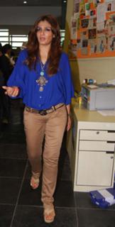 Raveena Tandon feet photo thumbnail