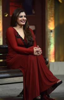 Raveena Tandon feet photo thumbnail