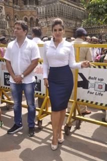 Raveena Tandon feet photo thumbnail