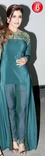 Raveena Tandon feet photo thumbnail