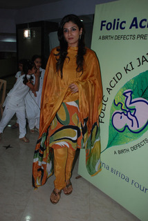 Raveena Tandon feet photo thumbnail