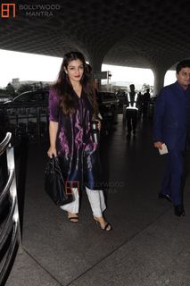 Raveena Tandon feet photo thumbnail