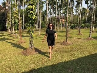 Raveena Tandon feet photo thumbnail