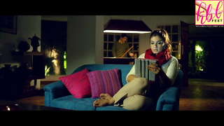 Raveena Tandon feet photo thumbnail