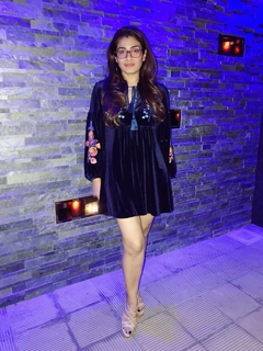 Raveena Tandon feet photo thumbnail