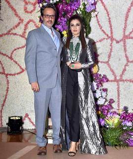 Raveena Tandon feet photo thumbnail