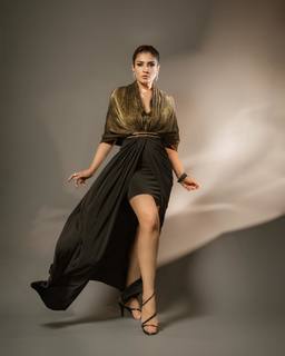 Raveena Tandon feet photo thumbnail