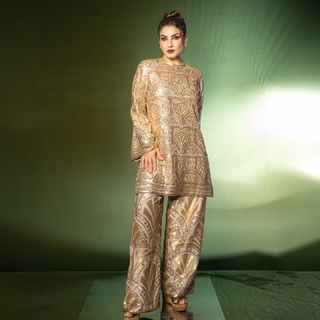 Raveena Tandon feet photo thumbnail