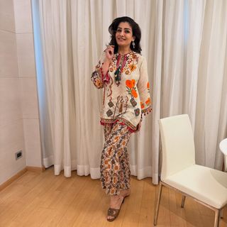 Raveena Tandon feet photo thumbnail