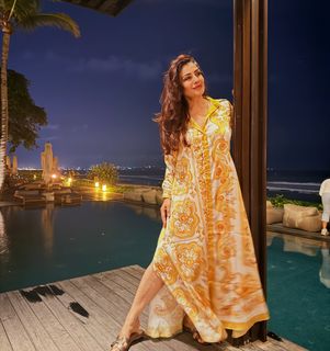 Raveena Tandon feet photo 20