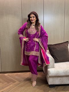 Raveena Tandon feet photo 11