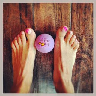 Raven-Symoné feet photo thumbnail