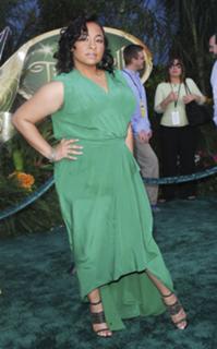 Raven-Symoné feet photo thumbnail