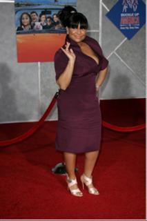 Raven-Symoné feet photo thumbnail